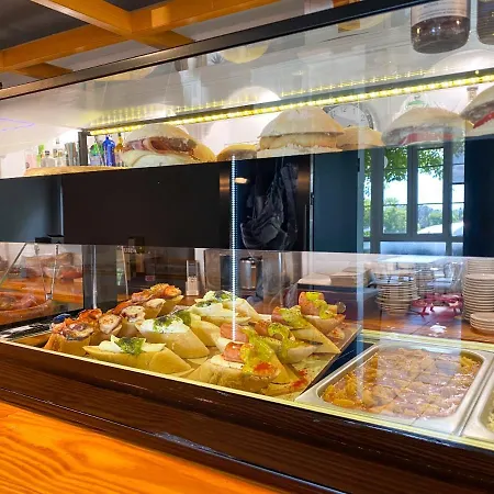 ホテル La Colina ヘリア