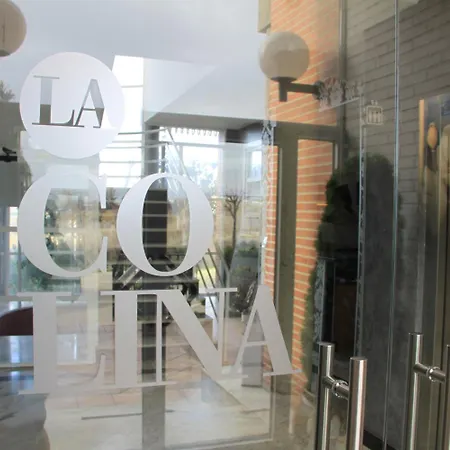 La Colina Отель Херия