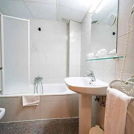 Hotel La Colina 2*